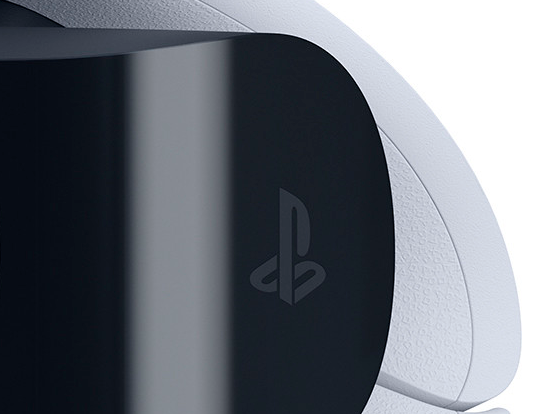 PS5 y Dualsense completamente cubiertos por simbolos de PlayStation
